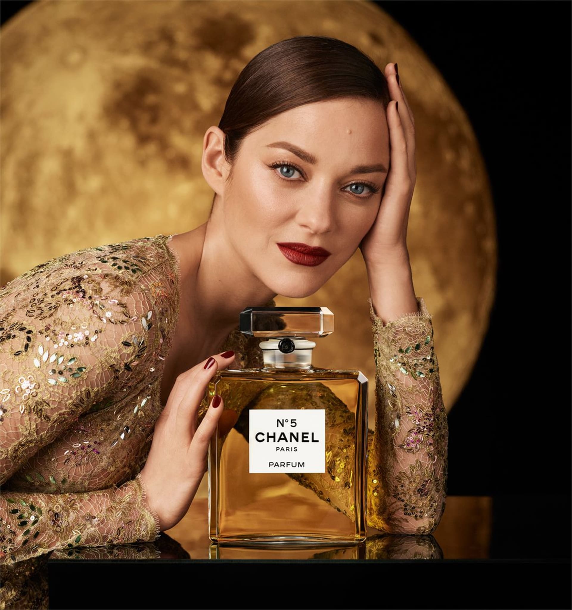 Skip navigation fashion model photo shoot Create Avatar image CHANEL N°5, the Film with Marion Cotillard — CHANEL Fragrance